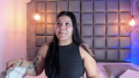 Snapshot of mile_u chatting on 02/15/25, 03:31 Milena online show from 02/15/25, 03:31