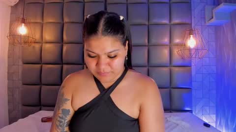 Snapshot of mile_u chatting on 03/08/25, 10:00 Milena online show from 03/08/25, 10:00