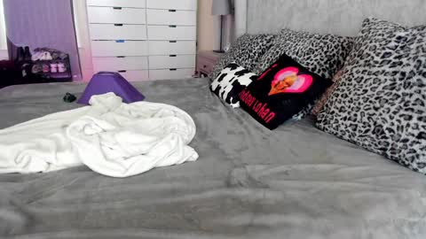 Snapshot of mileenakane chatting on 12/05/24, 07:17 ALL MY LINKS - online show from 12/05/24, 07:17