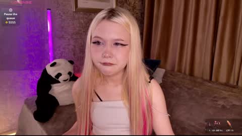Snapshot of milemissyy chatting on 04/30/26, 03:07 Mia online show from 04/30/26, 03:07