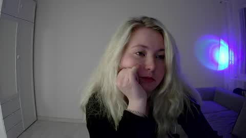 Snapshot of milena391630 chatting on 05/13/26, 09:00 Milena new nonude shy blonde natural online show from 05/13/26, 09:00
