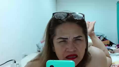 MILENA online show from 09/13/25, 04:01