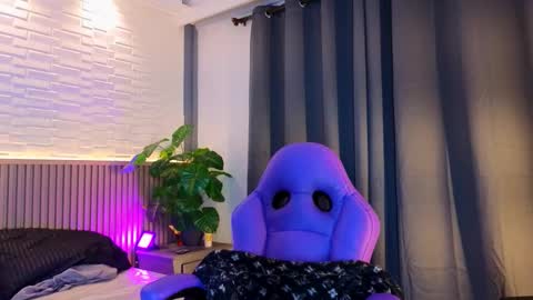 milena_lawson online show from 11/01/25, 11:12