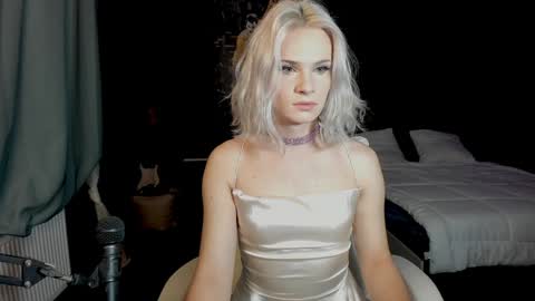 Snapshot of milena_marshmallows chatting on 12/08/24, 10:08 Milena online show from 12/08/24, 10:08