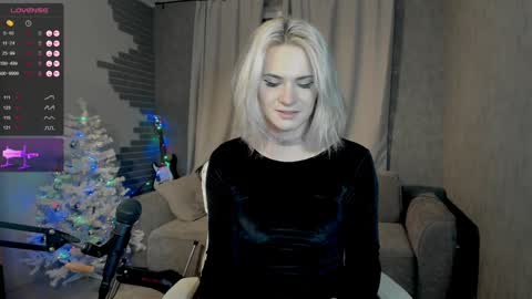 Snapshot of milena_marshmallows chatting on 12/21/24, 08:10 Milena online show from 12/21/24, 08:10