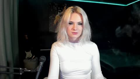 Snapshot of milena_marshmallows chatting on 01/13/25, 12:30 Milena online show from 01/13/25, 12:30