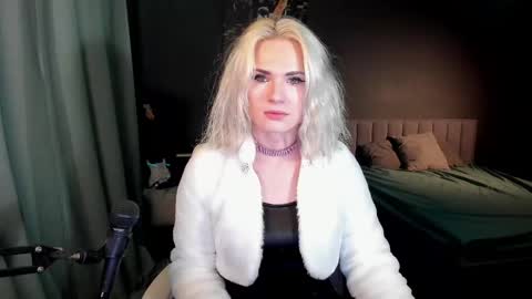 Snapshot of milena_marshmallows chatting on 02/16/25, 07:59 Milena online show from 02/16/25, 07:59