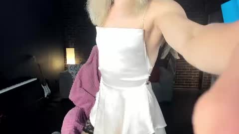 Snapshot of milena_marshmallows chatting on 07/04/26, 07:36 Milena online show from 07/04/26, 07:36