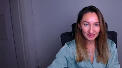 Milena online show from 12/17/25, 08:53