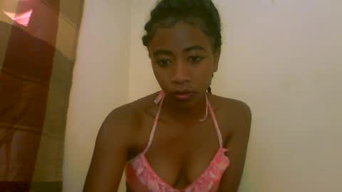 Snapshot of milennah chatting on 05/23/26, 07:56 milennah online show from 05/23/26, 07:56