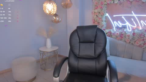 Snapshot of mileycruz_ chatting on 12/02/24, 01:36 Miley Cruz IG miley model23 online show from 12/02/24, 01:36