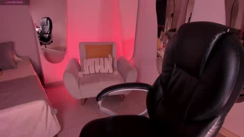 Snapshot of mileycruz_ chatting on 12/11/24, 03:35 Miley Cruz IG miley model23 online show from 12/11/24, 03:35