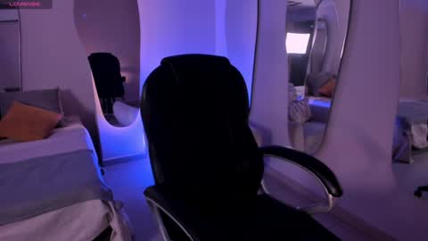 Snapshot of mileycruz_ chatting on 12/13/24, 04:00 Miley Cruz IG miley model23 online show from 12/13/24, 04:00