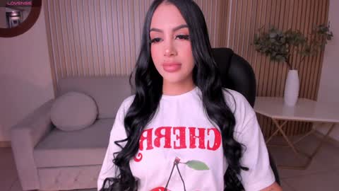 Snapshot of mileycruz_ chatting on 12/22/24, 03:33 Miley Cruz IG miley model23 online show from 12/22/24, 03:33