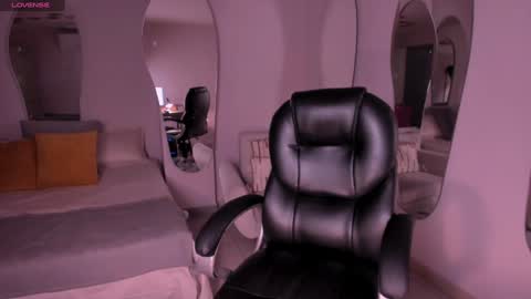 Snapshot of mileycruz_ chatting on 12/30/24, 02:42 Miley Cruz IG miley model23 online show from 12/30/24, 02:42