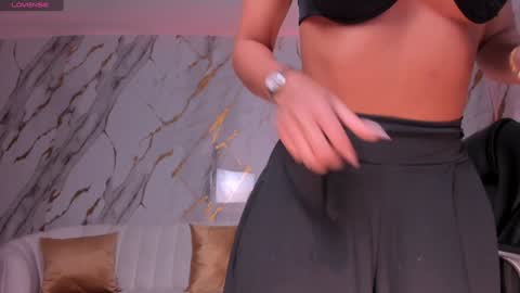 Snapshot of mileycruz_ chatting on 02/07/25, 03:12 Miley Cruz IG miley model23 online show from 02/07/25, 03:12