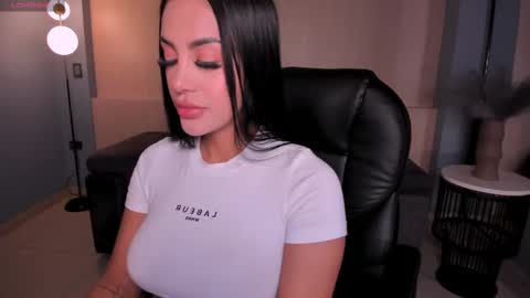 Snapshot of mileycruz_ chatting on 02/13/25, 03:29 Miley Cruz IG miley model23 online show from 02/13/25, 03:29