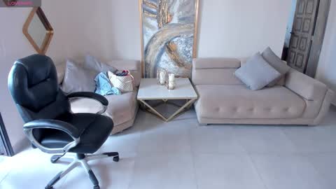 Snapshot of mileycruz_ chatting on 10/17/25, 07:38 Miley Cruz IG miley model23 online show from 10/17/25, 07:38