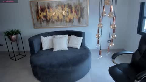 Snapshot of mileycruz_ chatting on 12/13/25, 08:14 Miley Cruz IG miley model23 online show from 12/13/25, 08:14