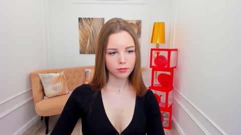 Snapshot of mileygloss chatting on 02/18/26, 11:50 mileygloss online show from 02/18/26, 11:50