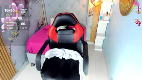 Snapshot of mileyjoas chatting on 11/11/25, 12:27 MILEY online show from 11/11/25, 12:27