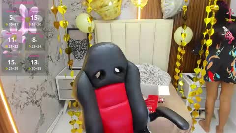 Snapshot of mileyjoas chatting on 11/26/25, 07:48 MILEY online show from 11/26/25, 07:48