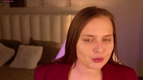 mileylovelyx online show from 11/17/25, 01:11