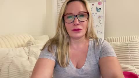 MIlf Goddess online show from 09/15/25, 02:22