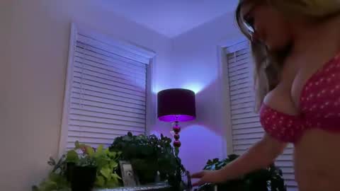 MIlf Goddess online show from 09/25/25, 07:23