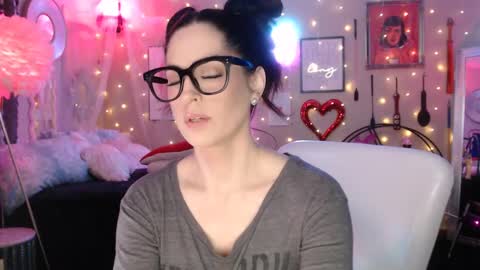 Snapshot of milf_lacey chatting on 03/02/25, 03:05 Milf Lacey online show from 03/02/25, 03:05