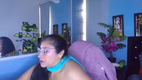 Snapshot of milf_latinn chatting on 10/16/25, 01:45 milf latinn online show from 10/16/25, 01:45
