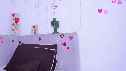 Snapshot of milf_latinn chatting on 10/20/25, 02:50 milf latinn online show from 10/20/25, 02:50