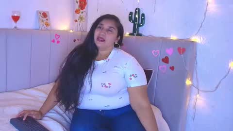 Snapshot of milf_latinn chatting on 10/22/25, 02:28 milf latinn online show from 10/22/25, 02:28