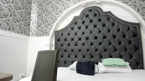 Snapshot of milf_march chatting on 04/17/26, 11:24 milf_march online show from 04/17/26, 11:24