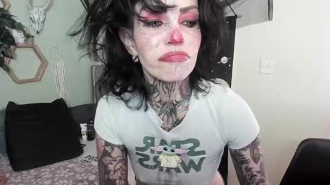 Isabella online show from 12/16/25, 01:38