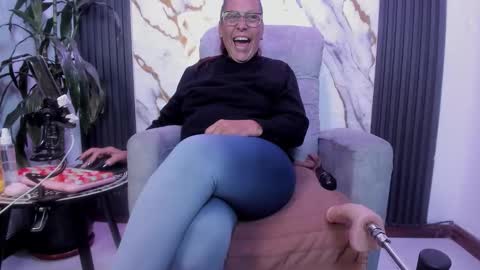  milf sikiu  online show from 05/13/26, 10:17