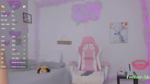 Snapshot of milfaaura chatting on 02/19/26, 02:51 Aura online show from 02/19/26, 02:51