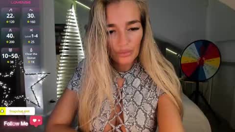 Snapshot of milfblondy chatting on 01/20/25, 10:26 Ingrid online show from 01/20/25, 10:26