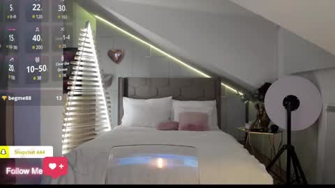 Snapshot of milfblondy chatting on 02/28/25, 11:56 Ingrid online show from 02/28/25, 11:56