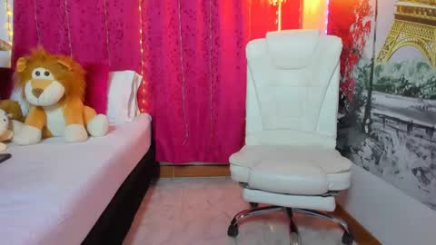 Snapshot of milfboobs_10 chatting on 03/02/25, 01:36 Nakary Bustamante online show from 03/02/25, 01:36