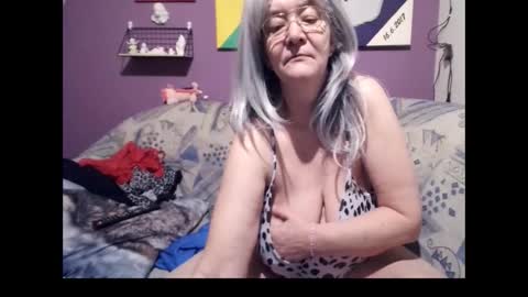 Milfchantal online show from 02/12/25, 04:44
