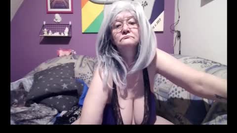 Milfchantal online show from 03/05/25, 05:18