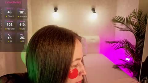 Snapshot of milfcruze chatting on 11/20/25, 01:06 milfcruze online show from 11/20/25, 01:06