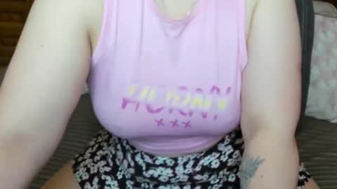 Snapshot of milfdeaa chatting on 06/06/26, 06:51 Dea online show from 06/06/26, 06:51
