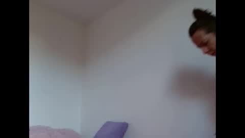 milfevha online show from 12/17/25, 09:32