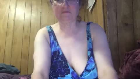 Snapshot of milfmichelle69 chatting on 03/22/26, 03:21 milfmichelle69 online show from 03/22/26, 03:21