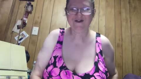 Snapshot of milfmichelle69 chatting on 03/29/26, 04:51 milfmichelle69 online show from 03/29/26, 04:51
