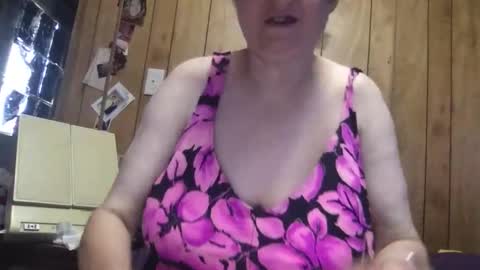Snapshot of milfmichelle69 chatting on 04/03/26, 05:55 milfmichelle69 online show from 04/03/26, 05:55