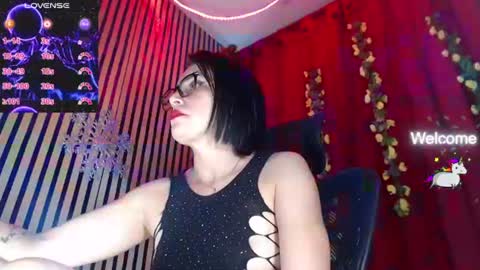 Snapshot of milfsexx_ chatting on 08/05/26, 10:44 Andrea online show from 08/05/26, 10:44