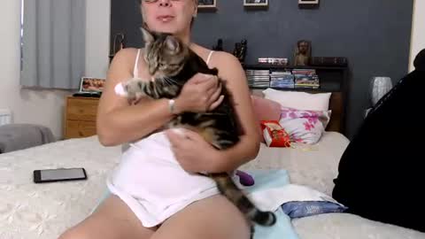 milfyanddaddy online show from 06/16/26, 08:11